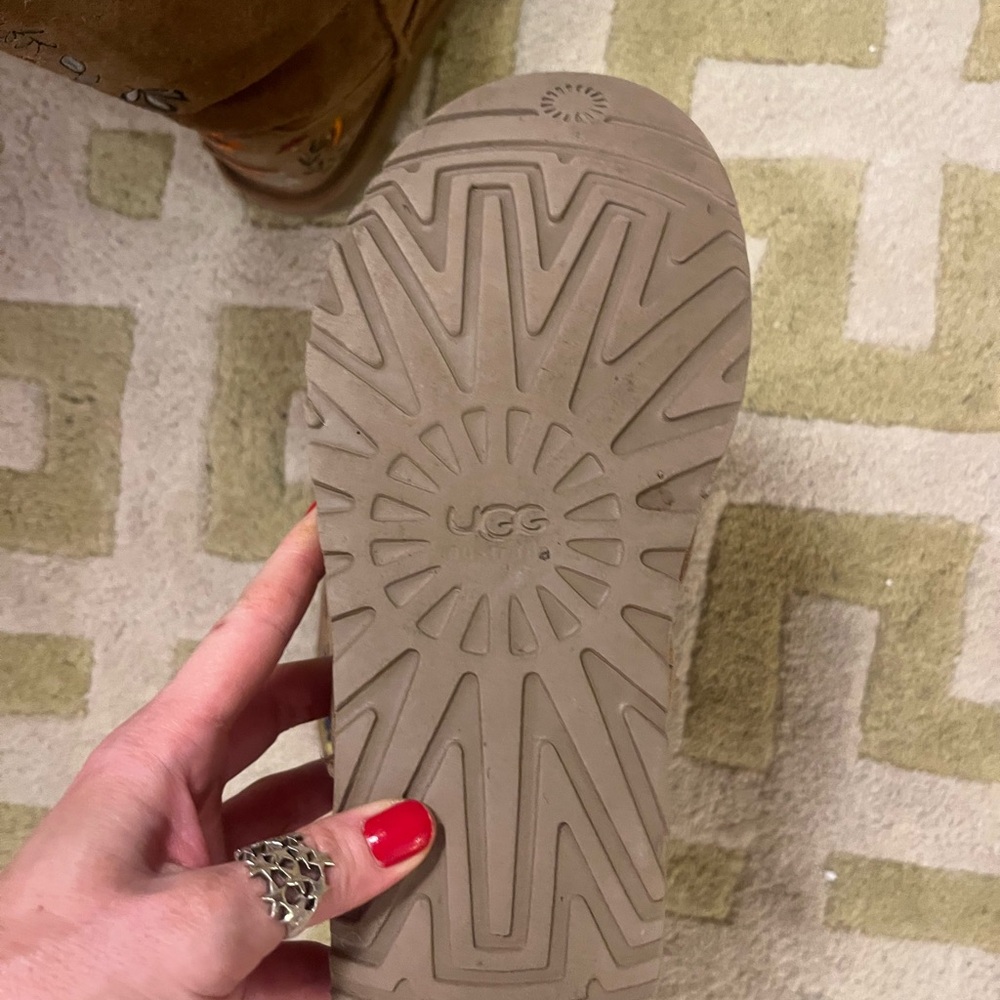 Embroidered Ugg Boots - Size 8 - Picture 4 of 9